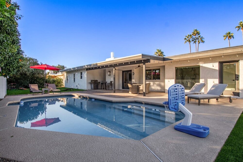 Citrus Grove Heated Pool Putt Grn Gameroom