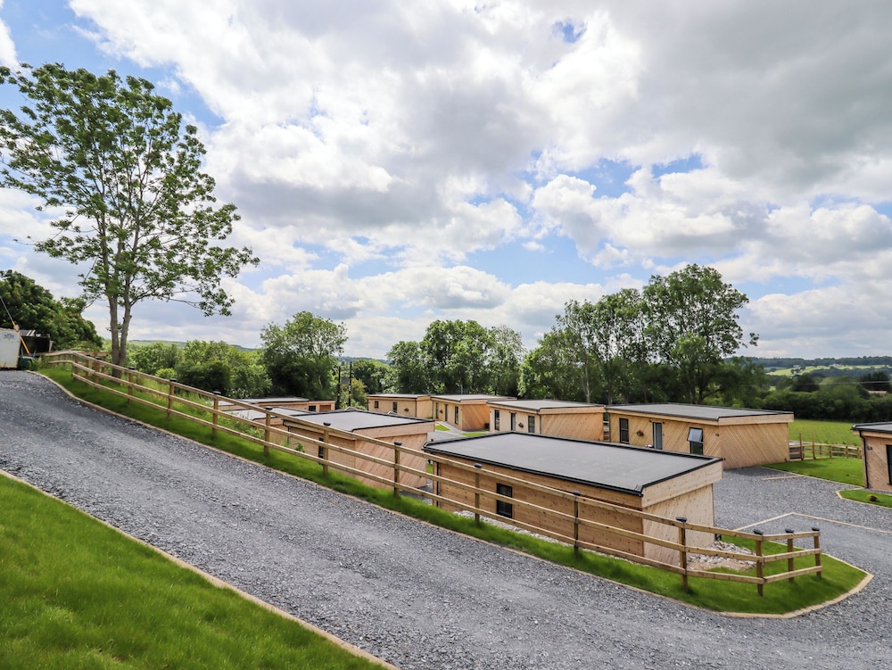 Valley Lodge 4 - North Wales Eco Lodges