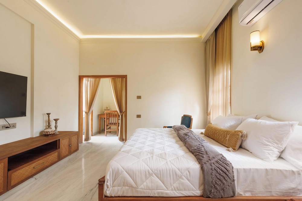 Westend Apartment by Redolive Racecourse Rd 3bhk