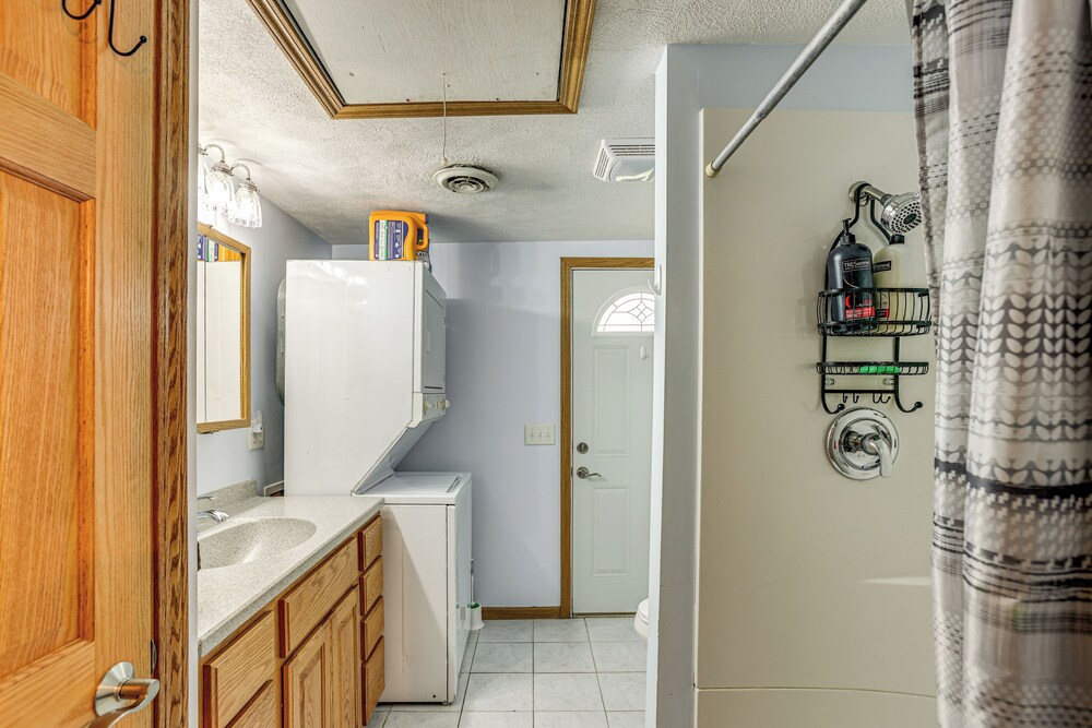 Lakefront Home w/ Deck: Central Michigan Escape!