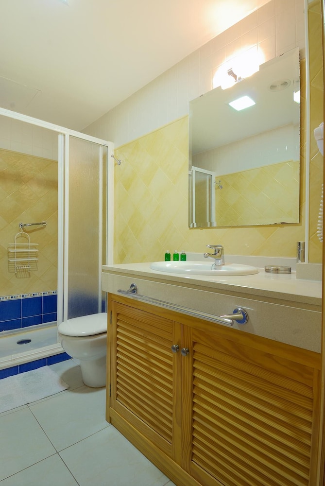 Remarkable 2-bed Apartment in Playa Blanca