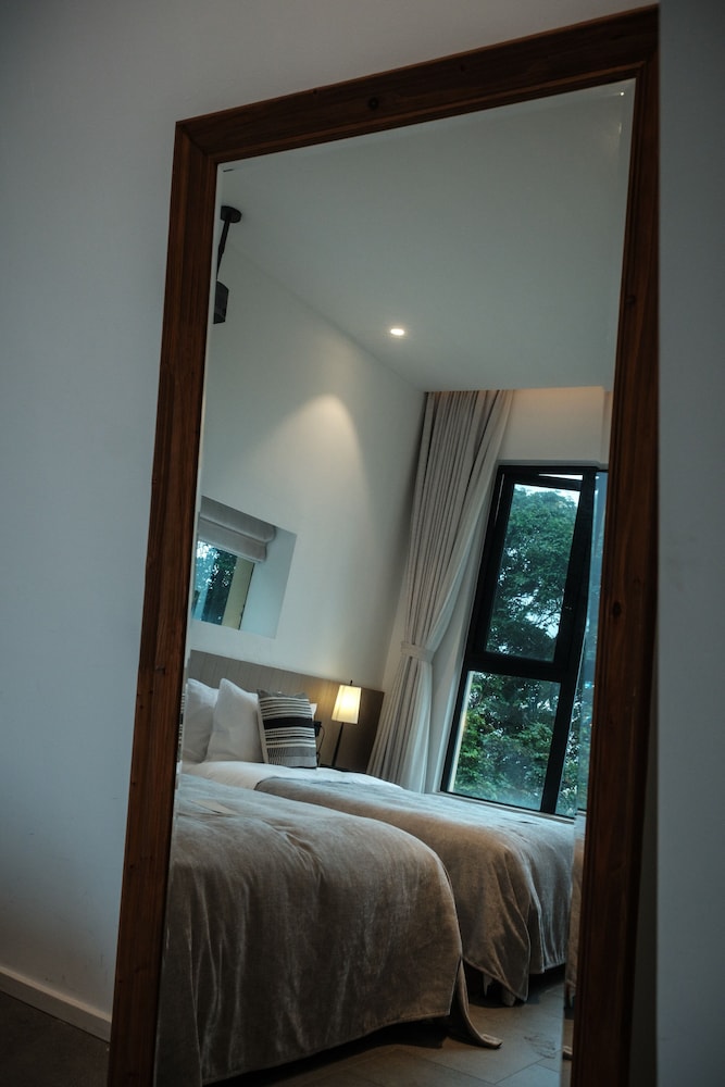 Miyue Shenzhen Tianlu Secret Wild Wizard Holiday Hotel