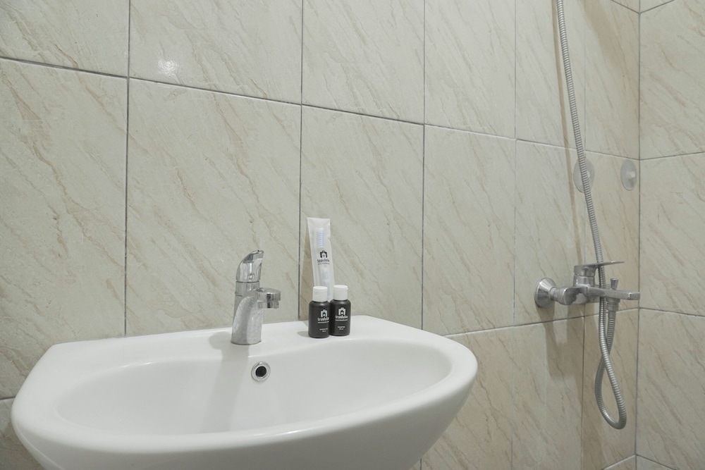 Modern Look and Homey Studio Kebayoran Icon Apartment