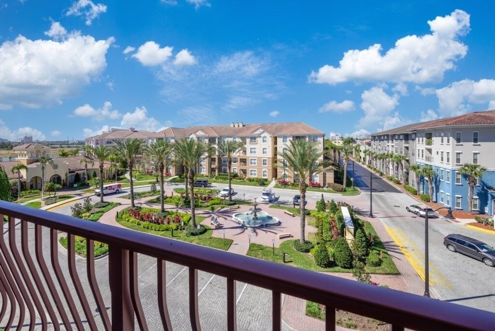Penthouse Gem. All New! 3 Bedroom Condo by Redawning