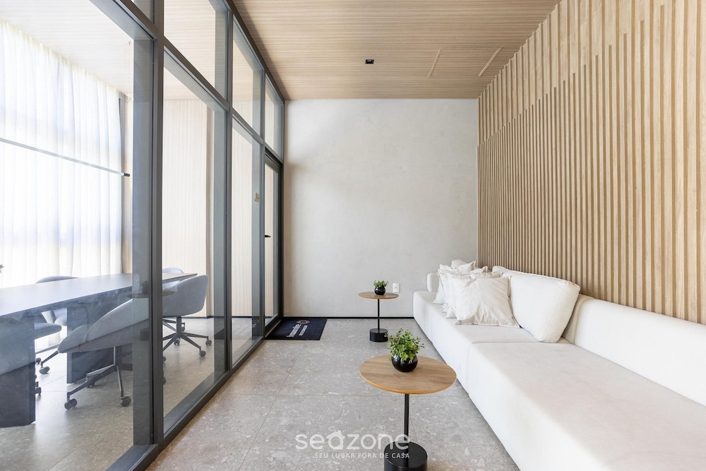 Complete Studio 120 m From the Subway Hmr0602