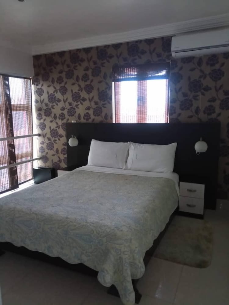 Mansah Memorial Villa view 4