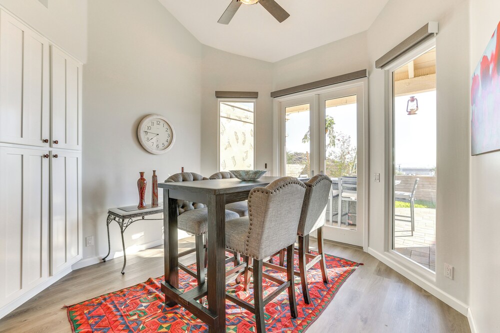 Mtn & City Views: Stunning Villa in Phoenix!