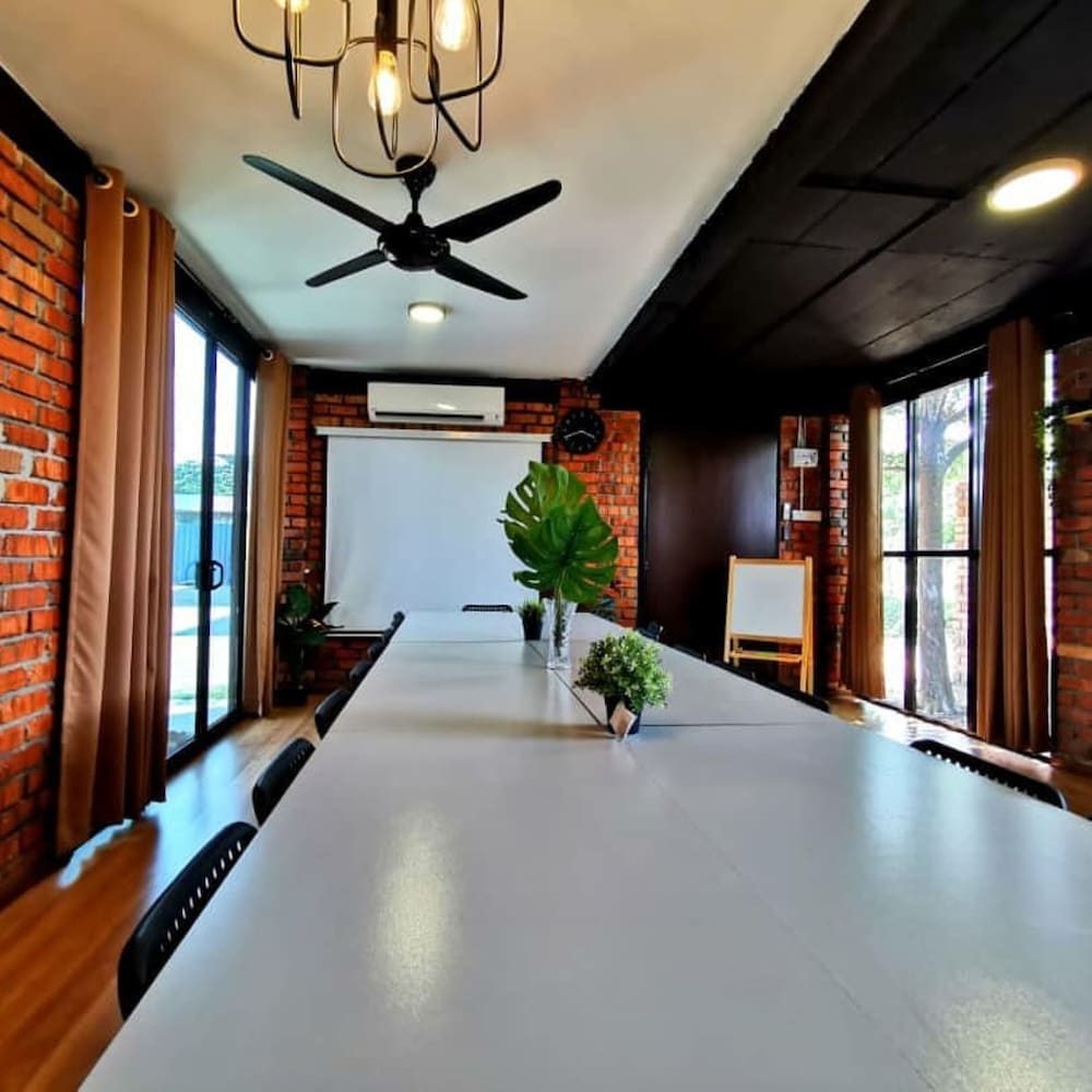 meeting & event spaces