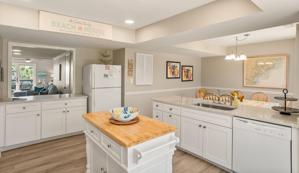 Condo with Resort Access - Great North Island Location