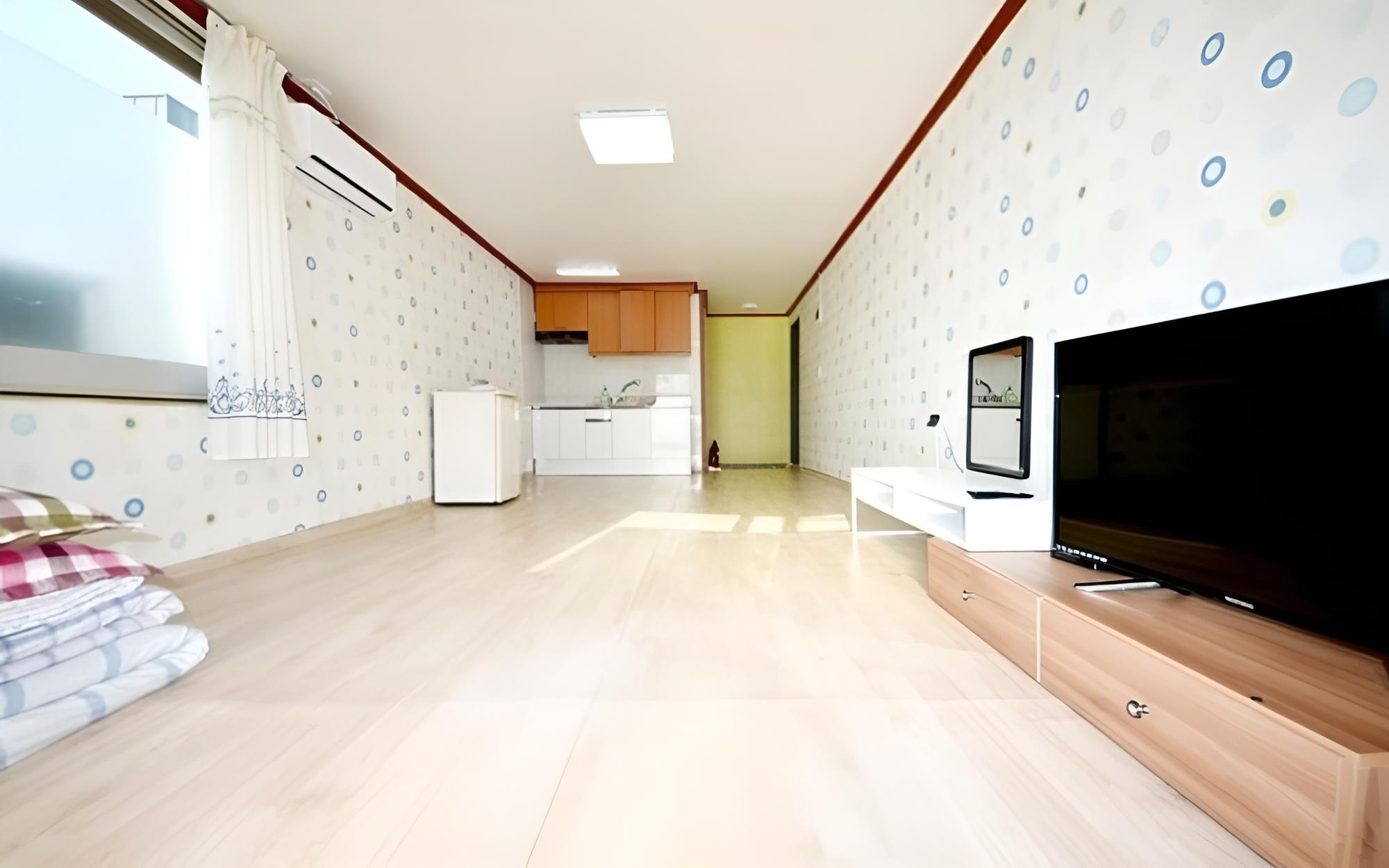 Hwaseong J House Pension view 3