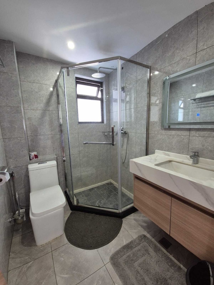 Lux suites 108 Riverside Apartments