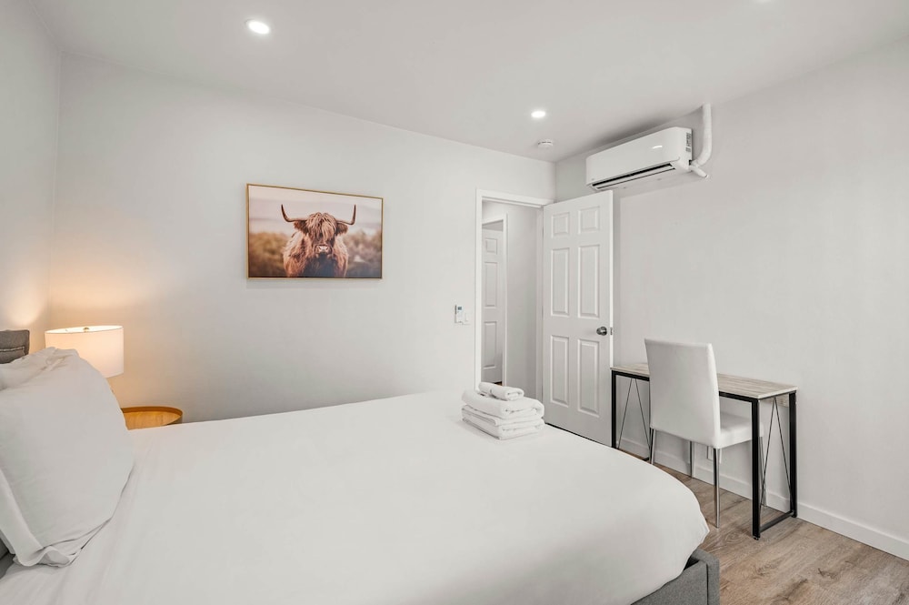 Clean Cozy Apartment Near LA Top Attractions 5