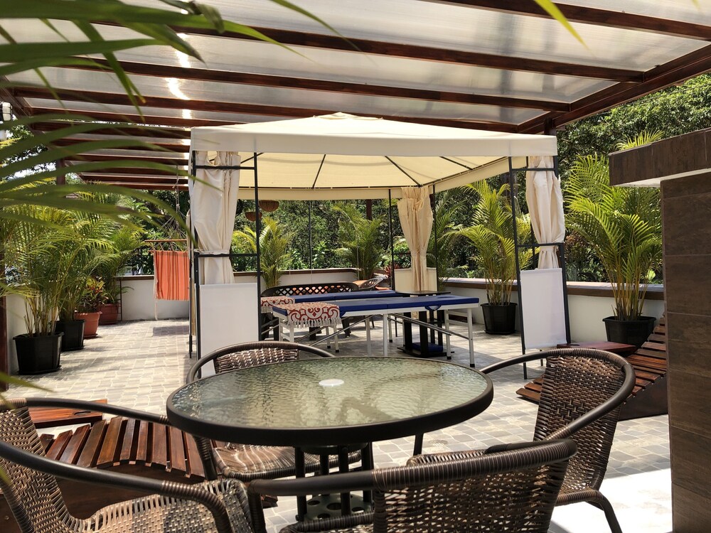 Toucan Platinum Suites Aparthotel view 4