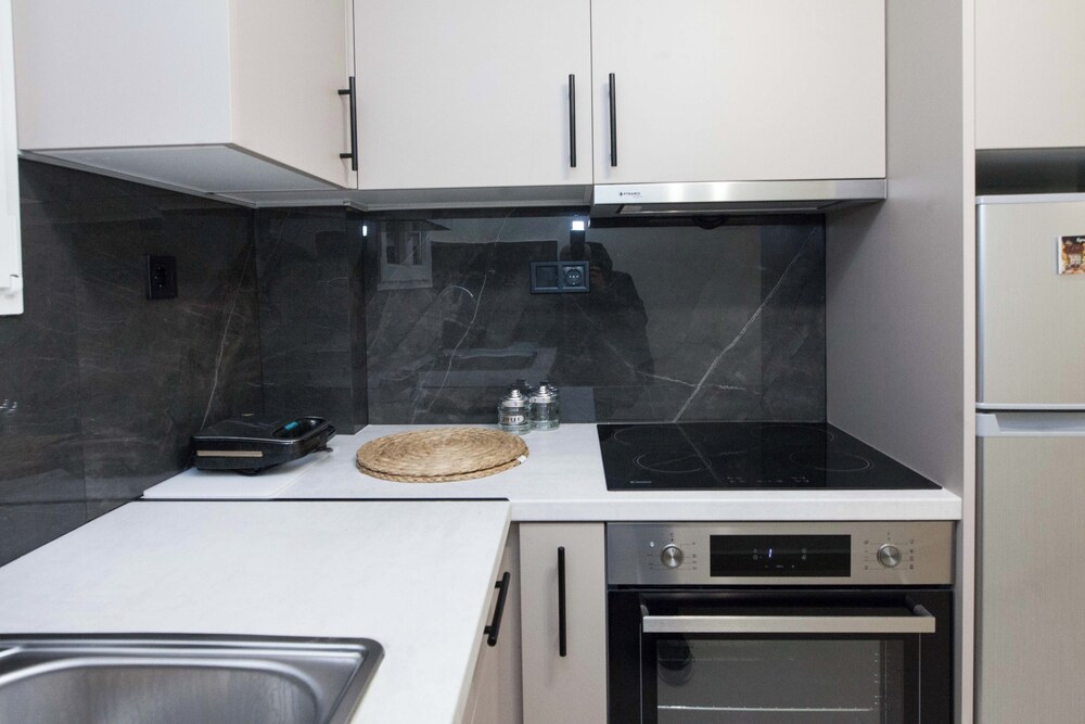 Cozy 1 Bd Getaway Apt in Lively Kipseli