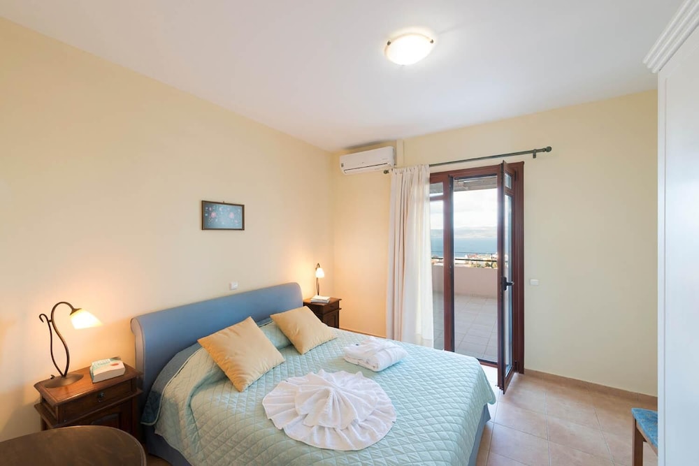 Ariadne Villa in Plaka