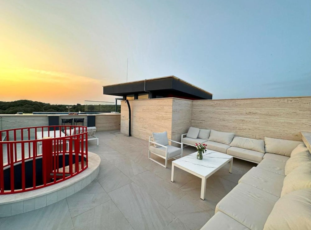 Leonarda Waterfront Residences
