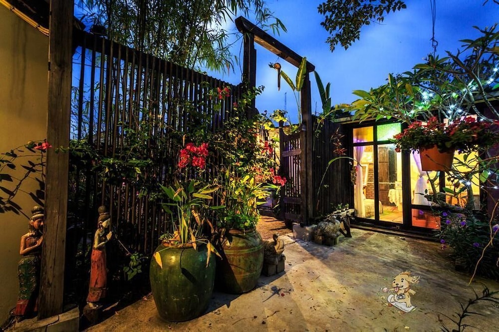 Artist Place Trat