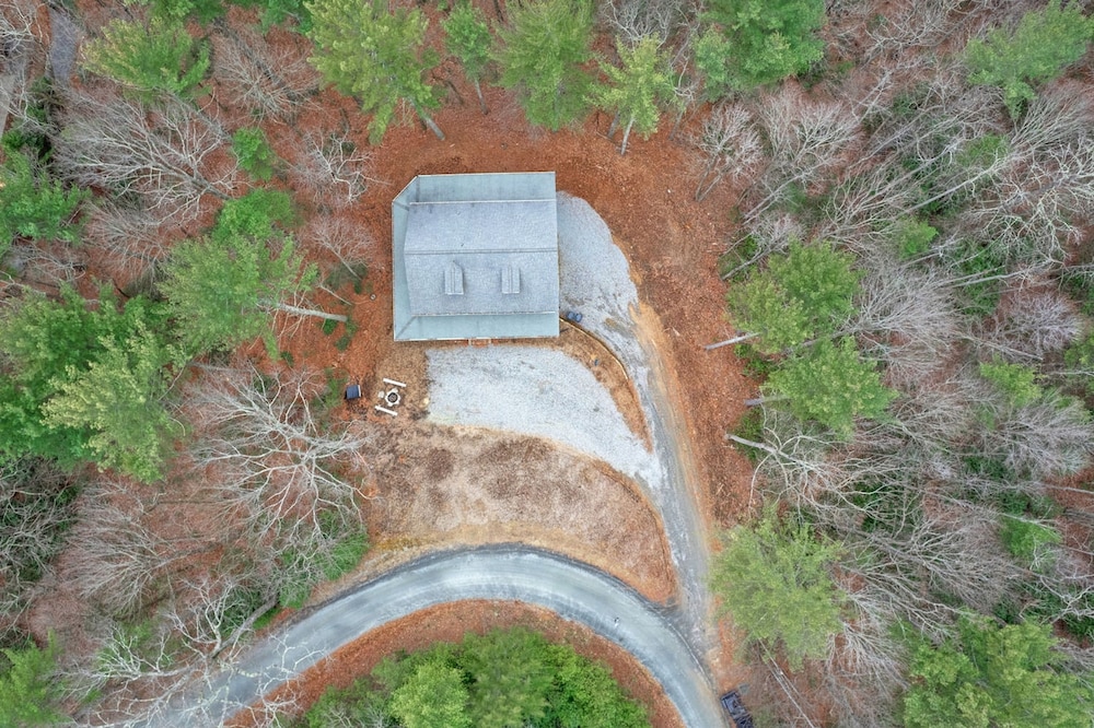 Boone Getaway Dog Friendly Hot Tub Fire Pit
