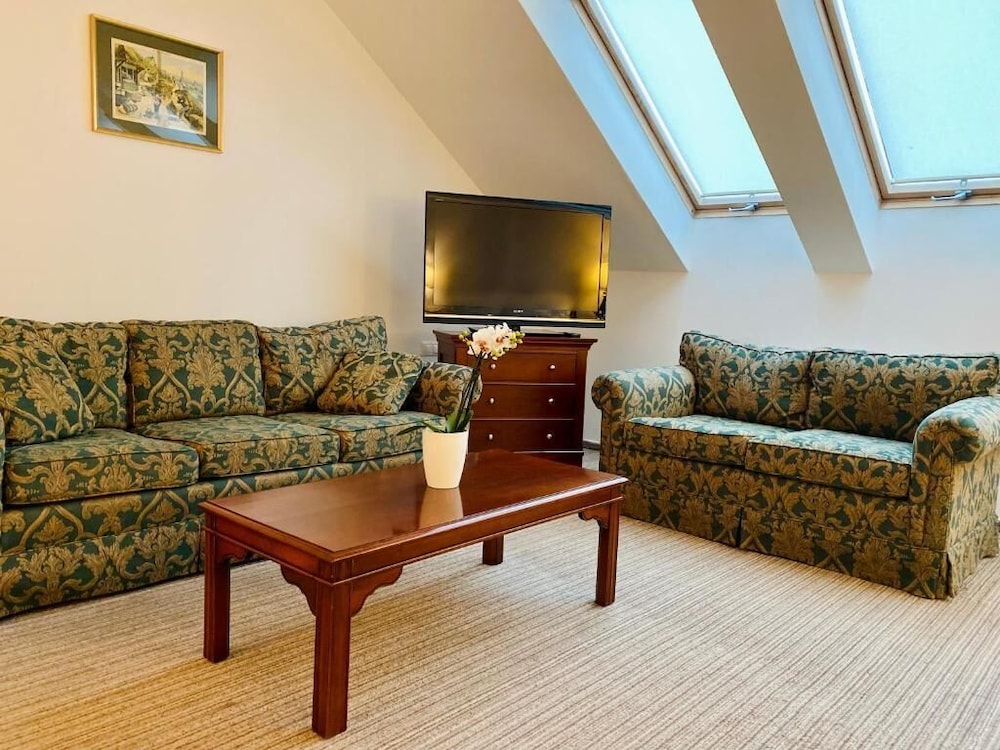 OPERA16 Guestrooms