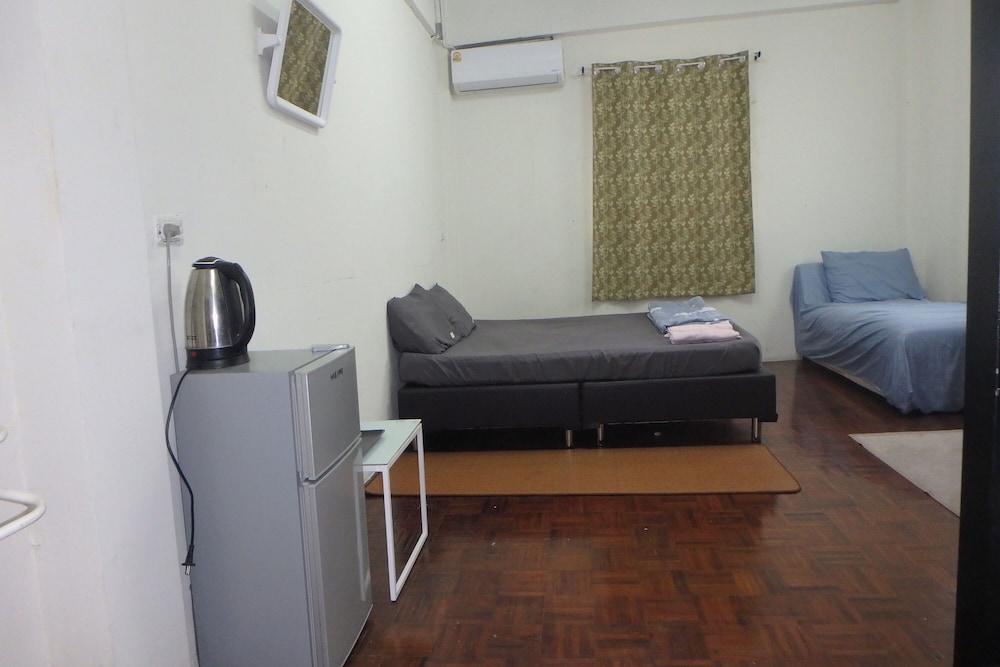 Rama 3 Sunrise Hostel