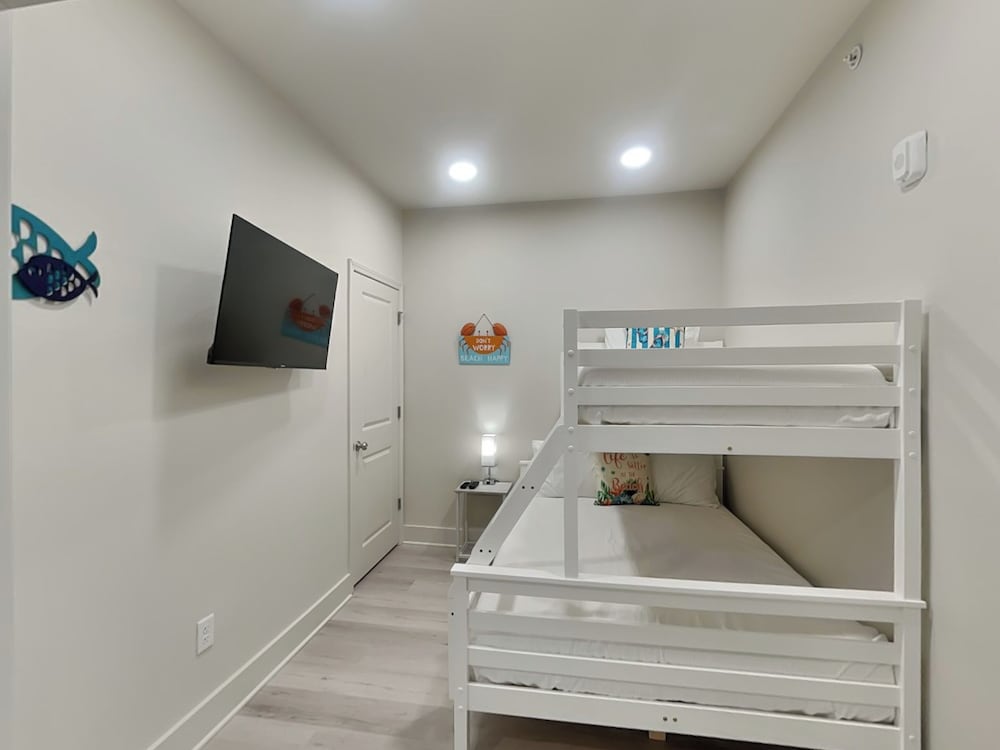 Sea Glass #313 by Southern Vacation Rentals