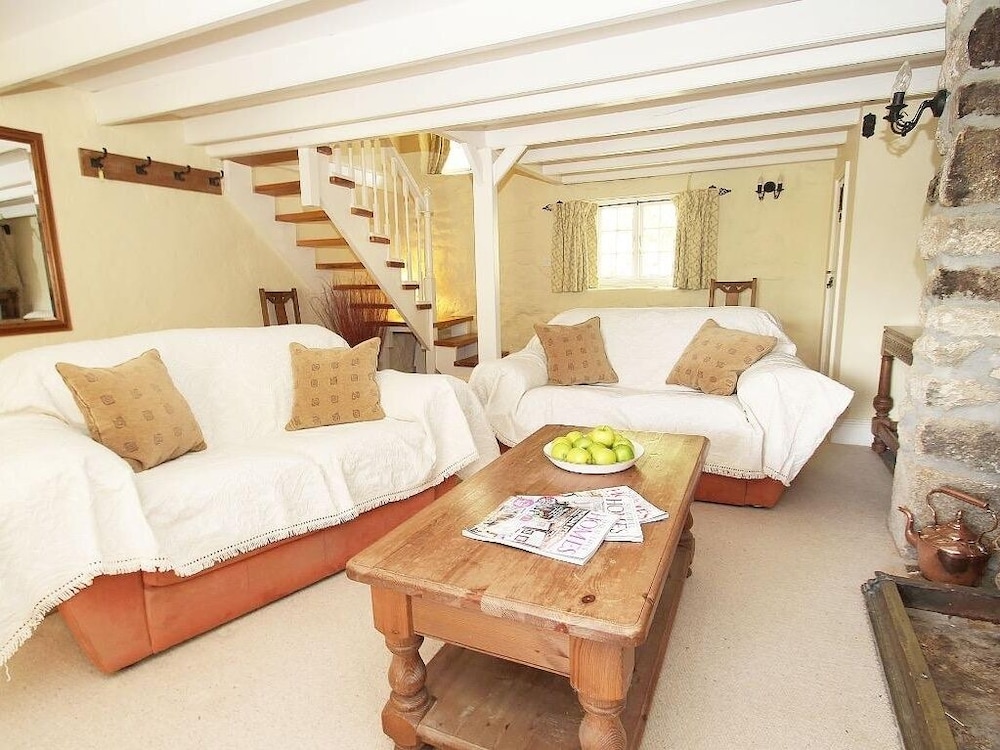 Woodpecker Cottage view 5
