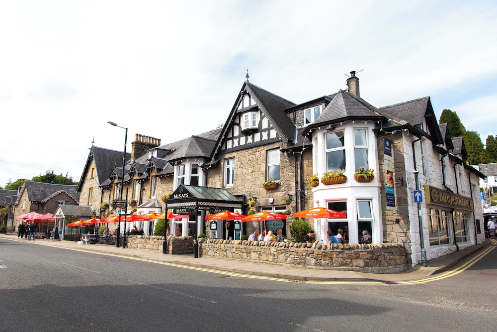 Hotel McKays Hotel Bar & Restaurant - Image 1