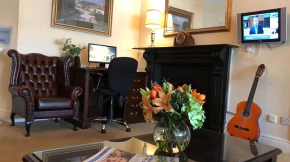The Leeson Lodge