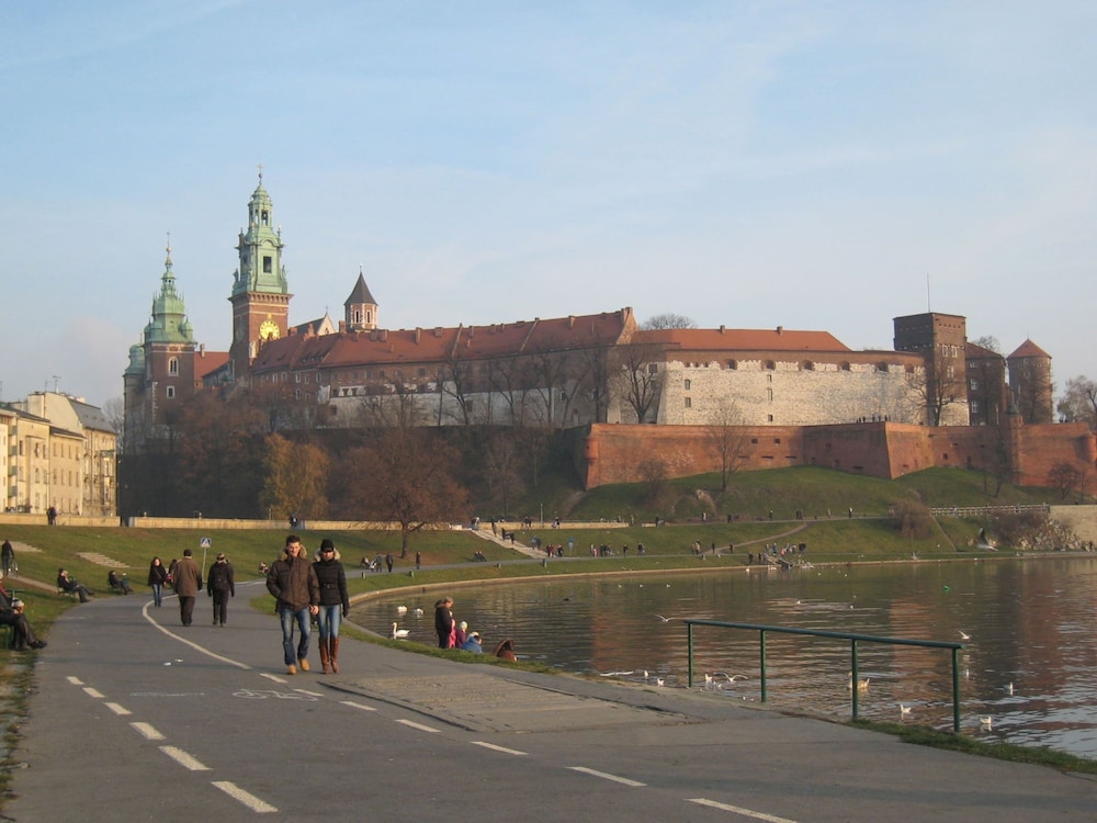 Modern and Cosy Apartment Near Krakow's Old Town view 4