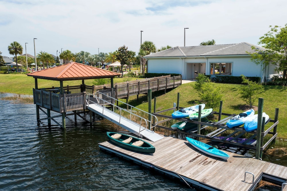 Storey Lake 4 BR With Private Pool
