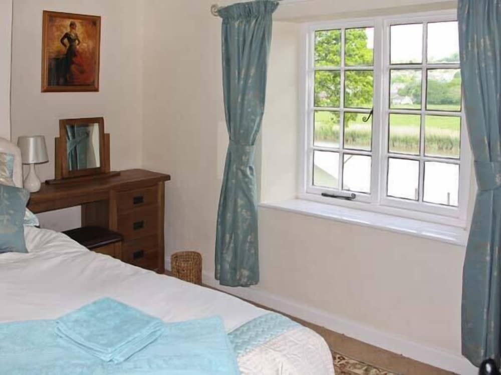 Yelverton Vacations - Tuckermarsh Quay River Cottage 2 - Property Image 1