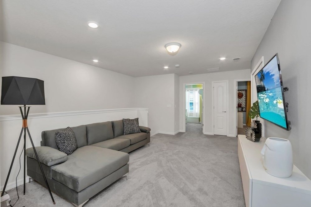 Brand New Home In Top Rated Resort Solterra 5 Bedroom Townhouse by Redawning - Image 2