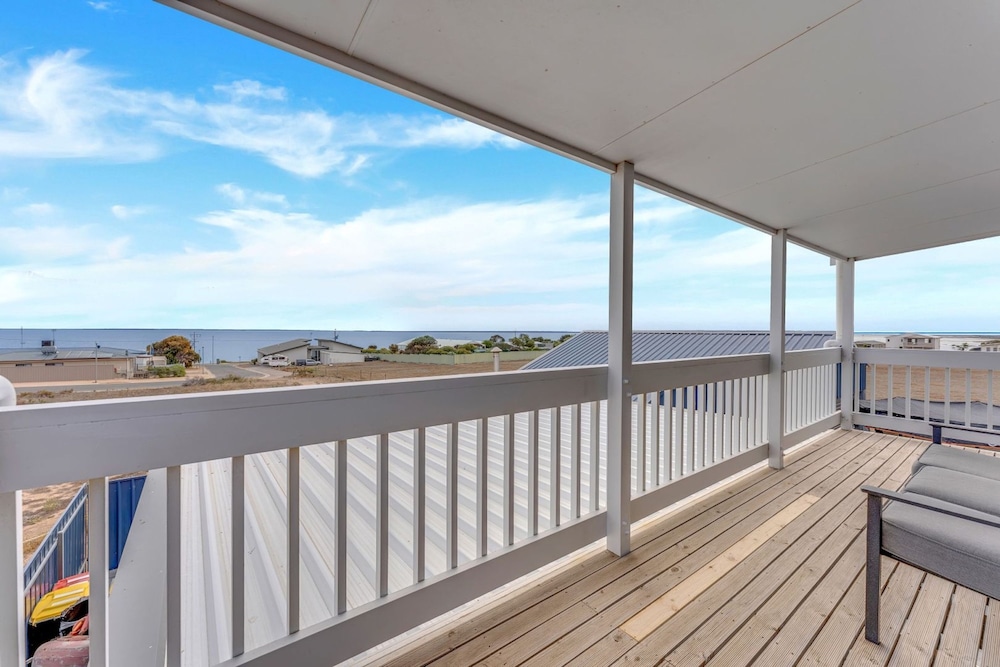 Saltwater Breeze - Ocean Views 5BR Beach House
