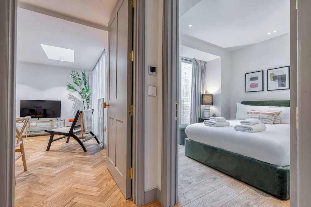 Luxury flats near Big Ben and London Eye