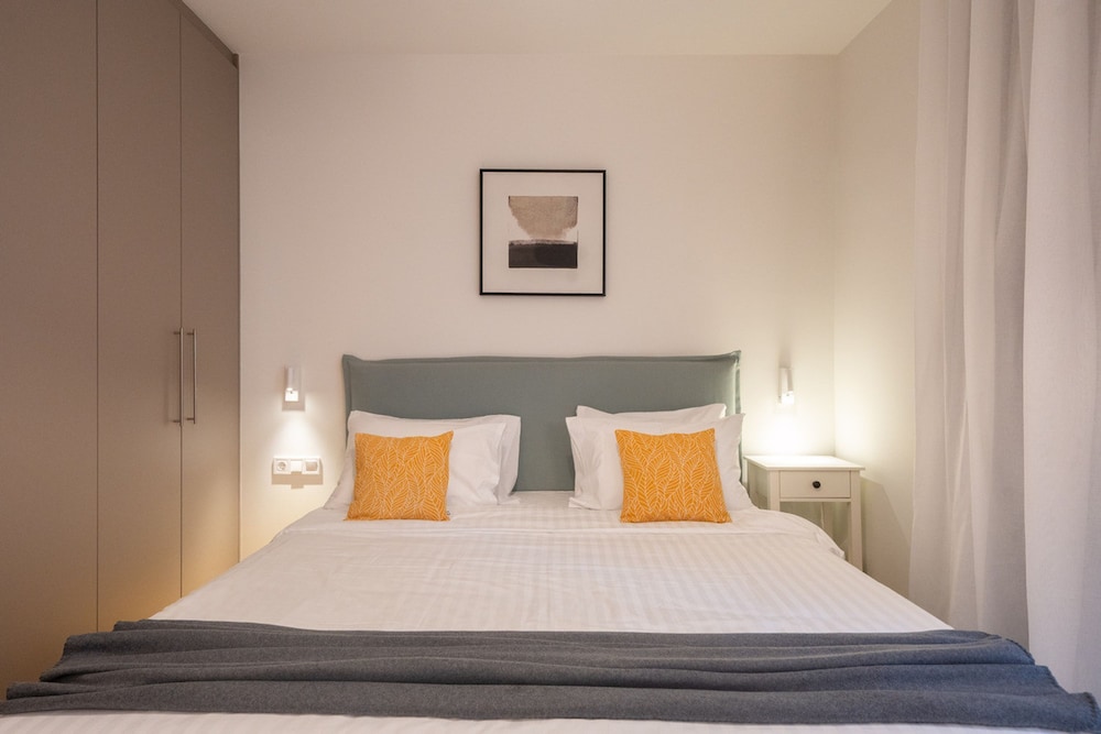 LIV Athinum 1 - Luxury Apartment 4C