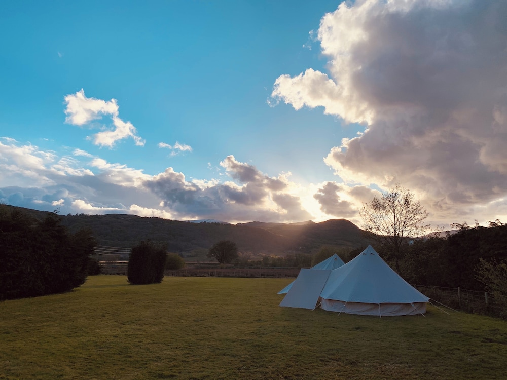 Erw Glas Glamping and Camping view 3