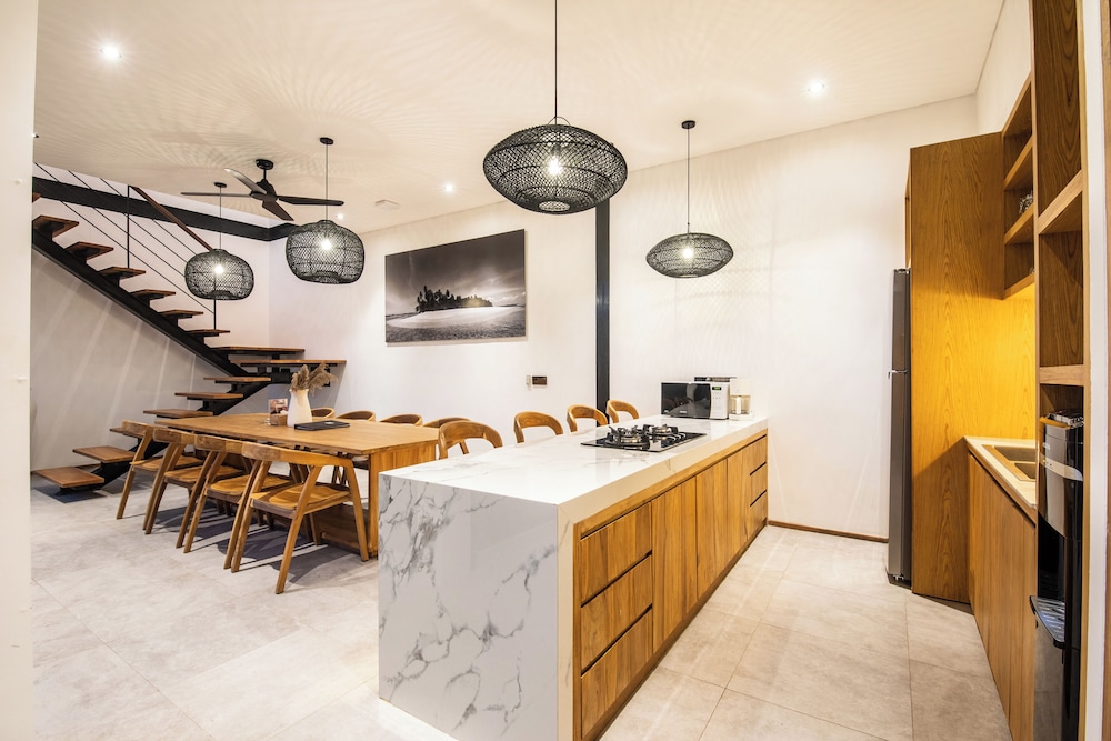 Elegant 5BR Villa Retreat Steps From Canggu Beach