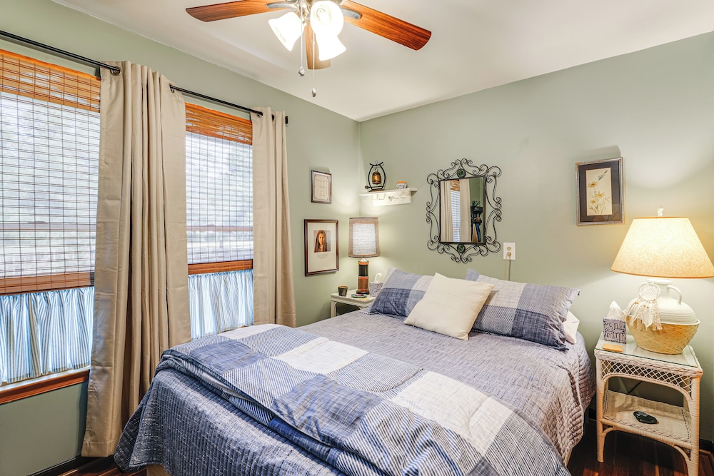 Unique & Artistic Retreat Near Rehoboth Beach!
