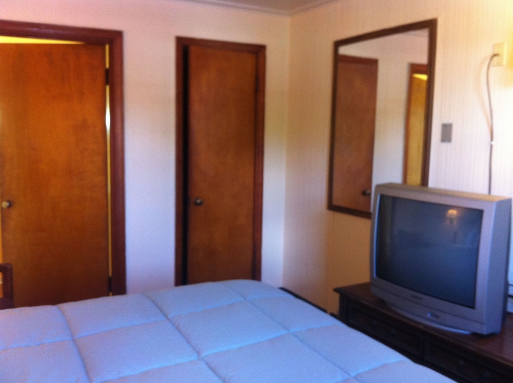 Green Crest Motel