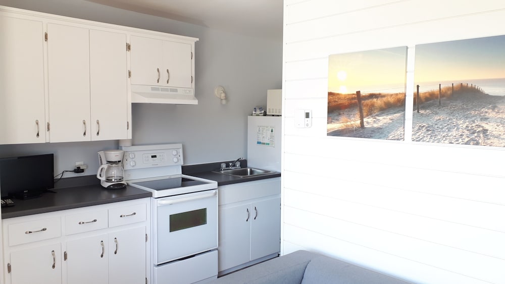 Atlantic View Motel and Cottages