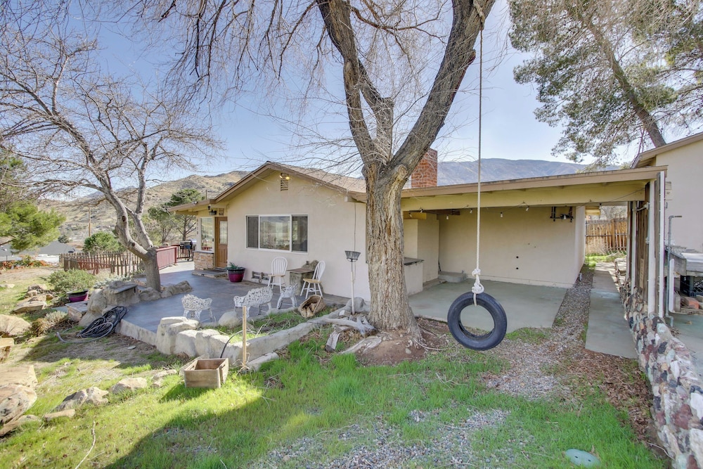 6 Mi to Lake Isabella: Mountain Mesa Getaway