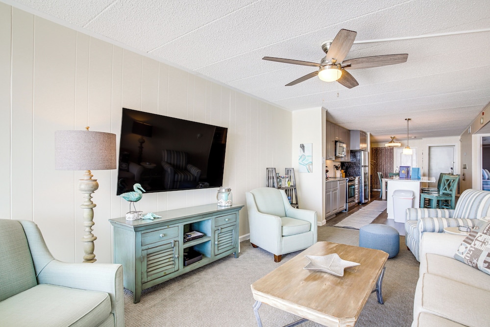 Heated Pool + Views: Beachfront Ocean City Gem