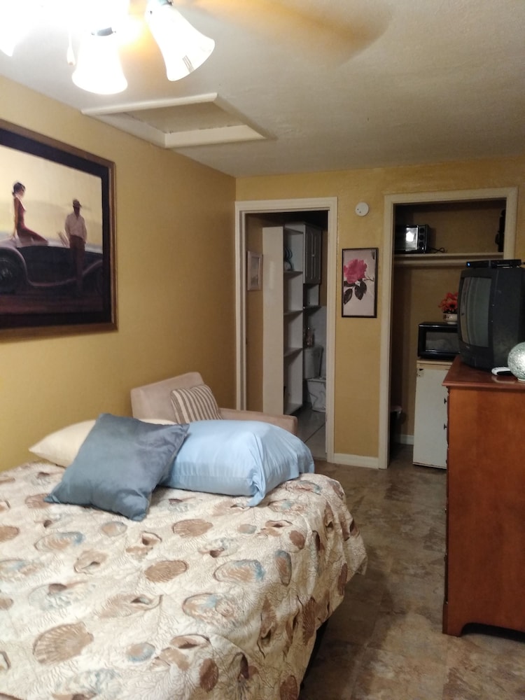 Swashbuckler Motel