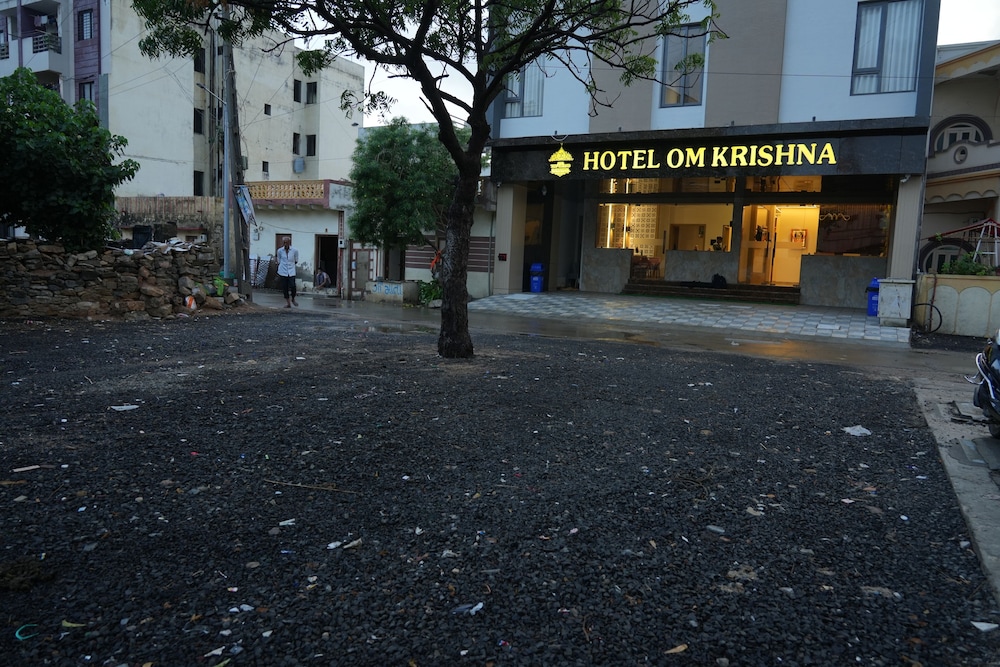 Hotel The Grand Om Krishna
