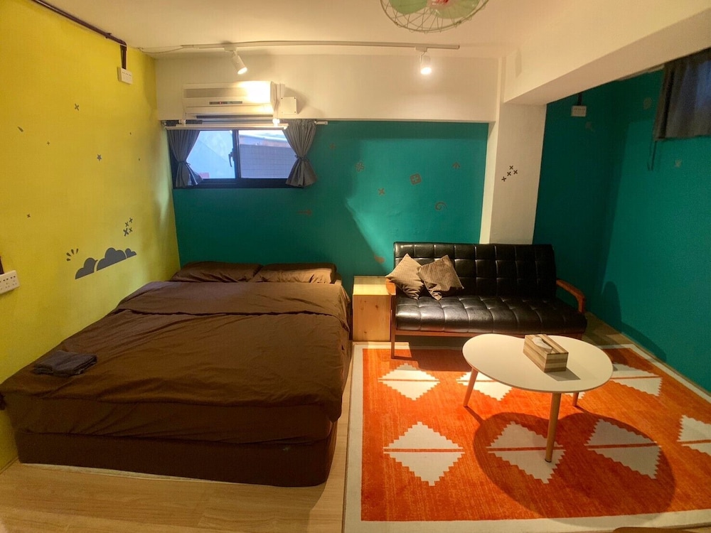 Leo ho Hostel