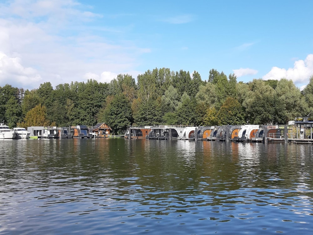 Aiastay Bucharest River Apartments