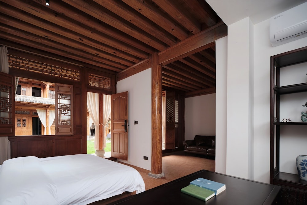 Shaxi Ancient Town Chang Le Li Chinese Courtyard Hotel