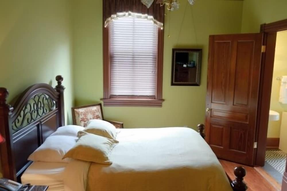 The Fitzpatrick Hotel
