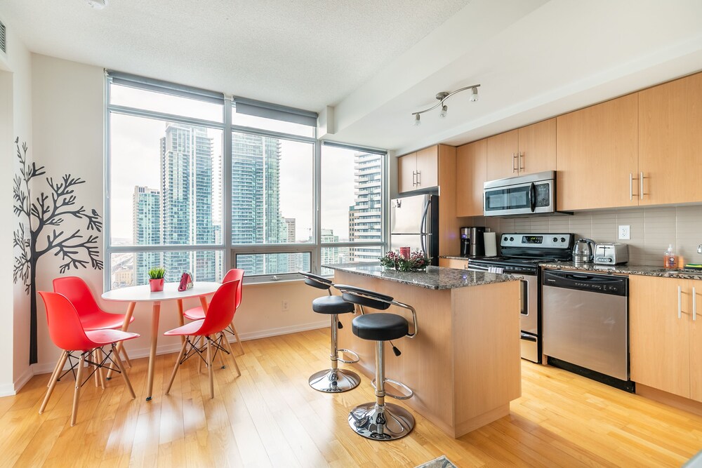 Stylish 1BR in Heart of City 2204 - Image 3