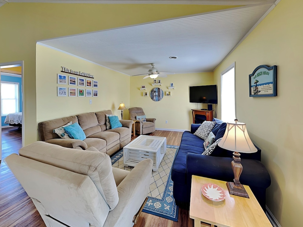 Bella Beach House by Topsail Realty